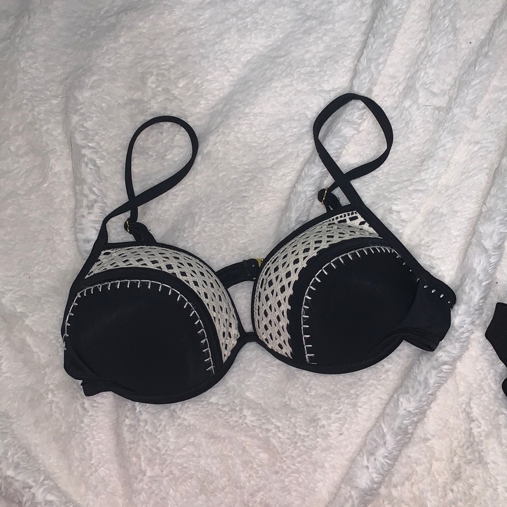 Dillards Black/White Bathing Suit top